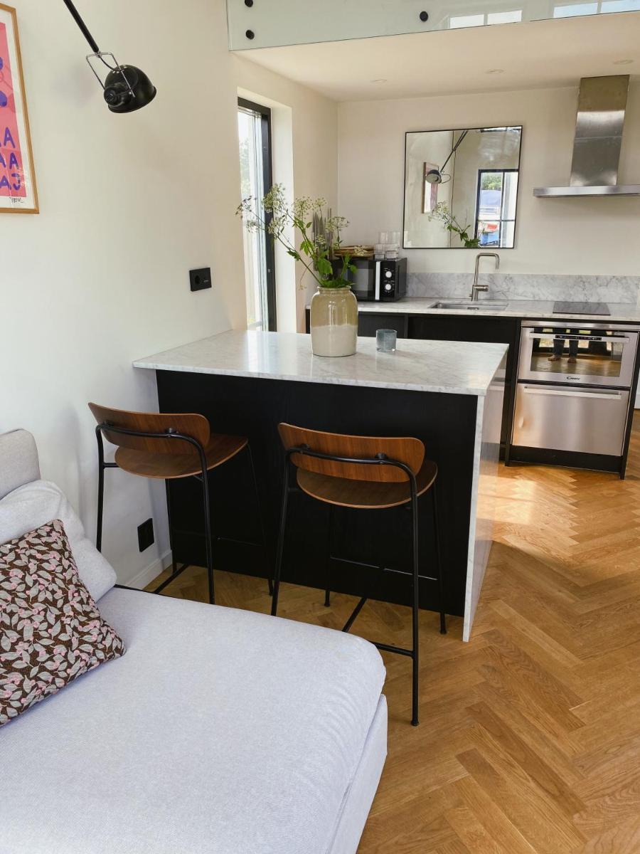 Guesthouse, not even a minute walk to the ocean - Housity