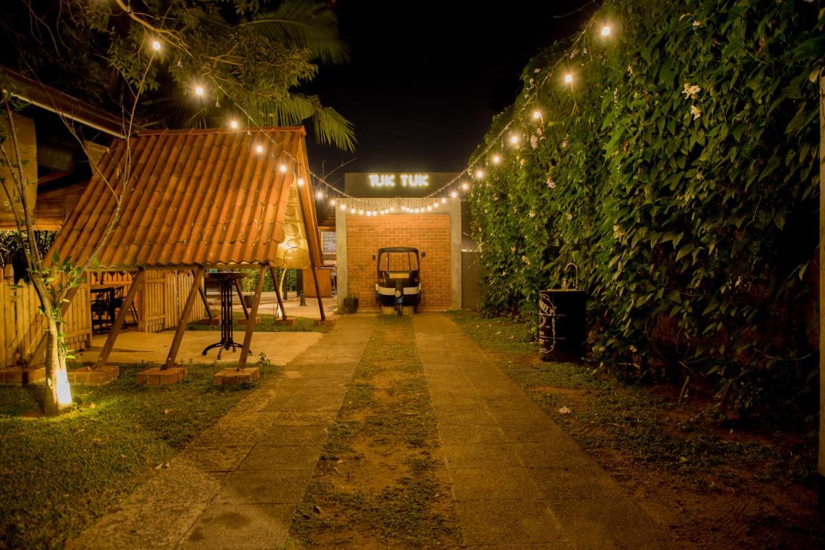 Tuk Tuk Boutique Hotel - Housity