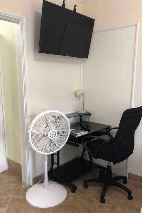 Kelly's Studio Apartment - Rental near Airport, Amenities and Bus Route - Housity