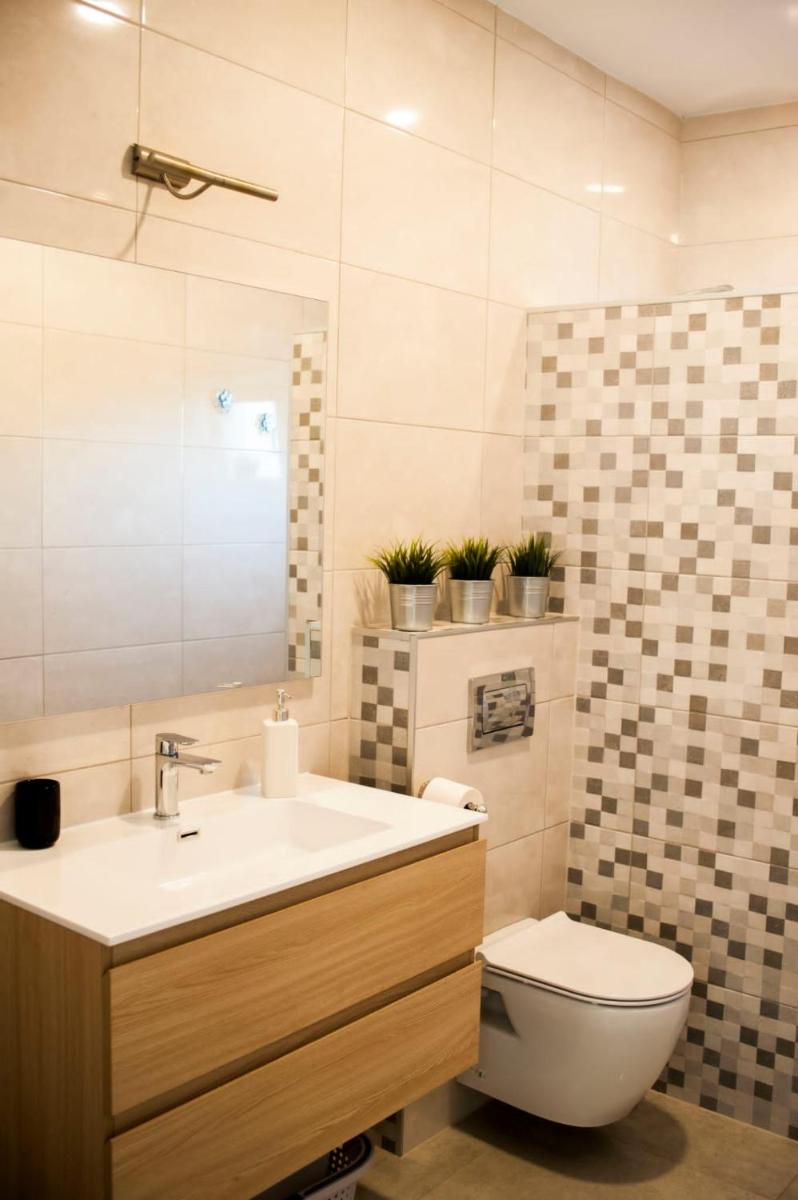Peninsula divina - Housity