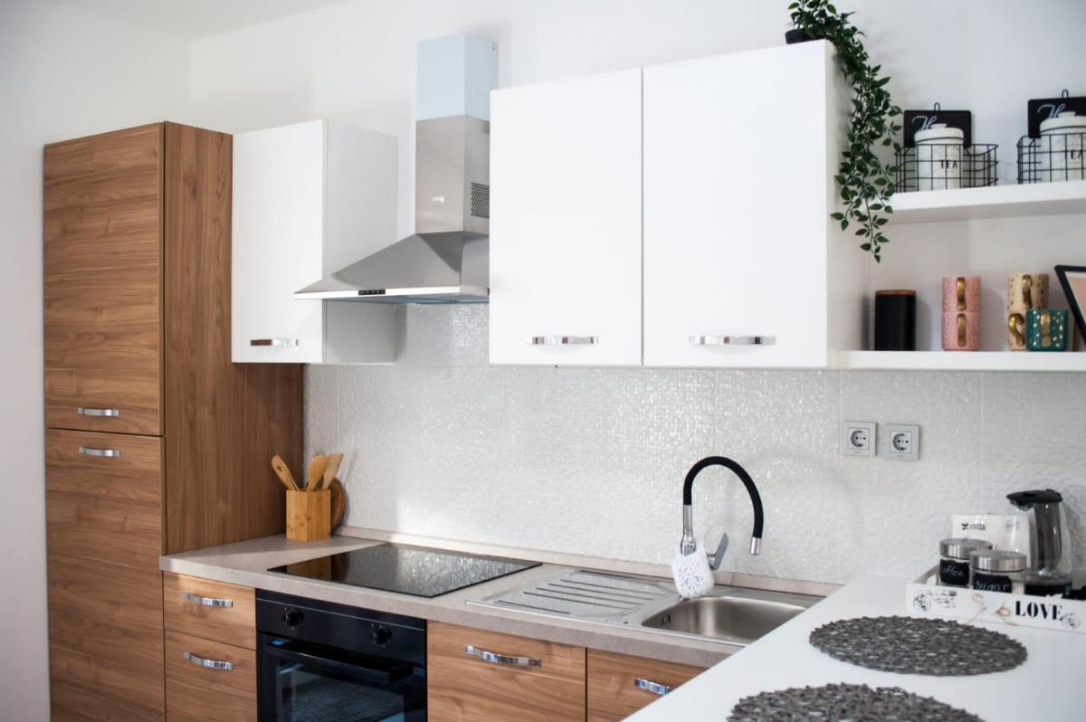 Peninsula divina - Housity