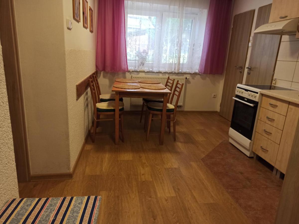 Chaloupka u Vejvodů - Housity