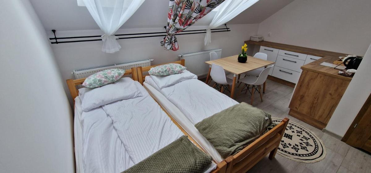 Zielona Ostoja ulica Szpitalna 3c - Housity