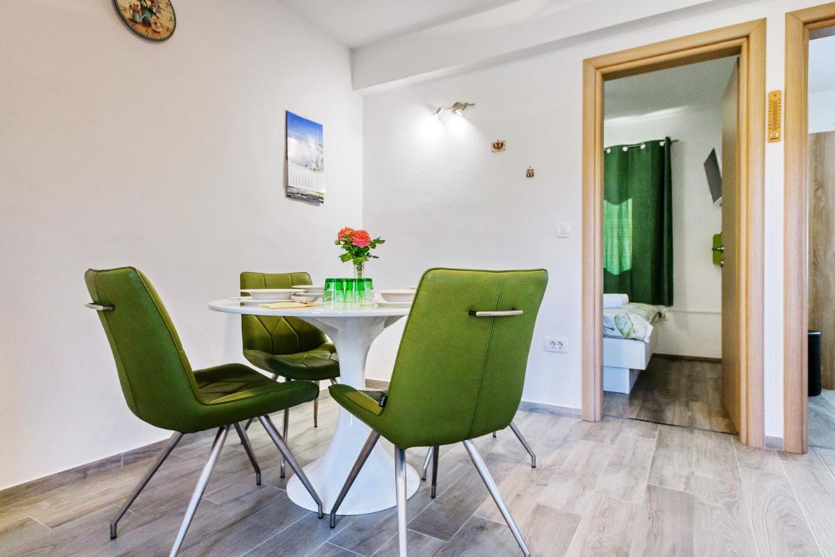 Stone house on the Batalaža Beach - Kali - Housity