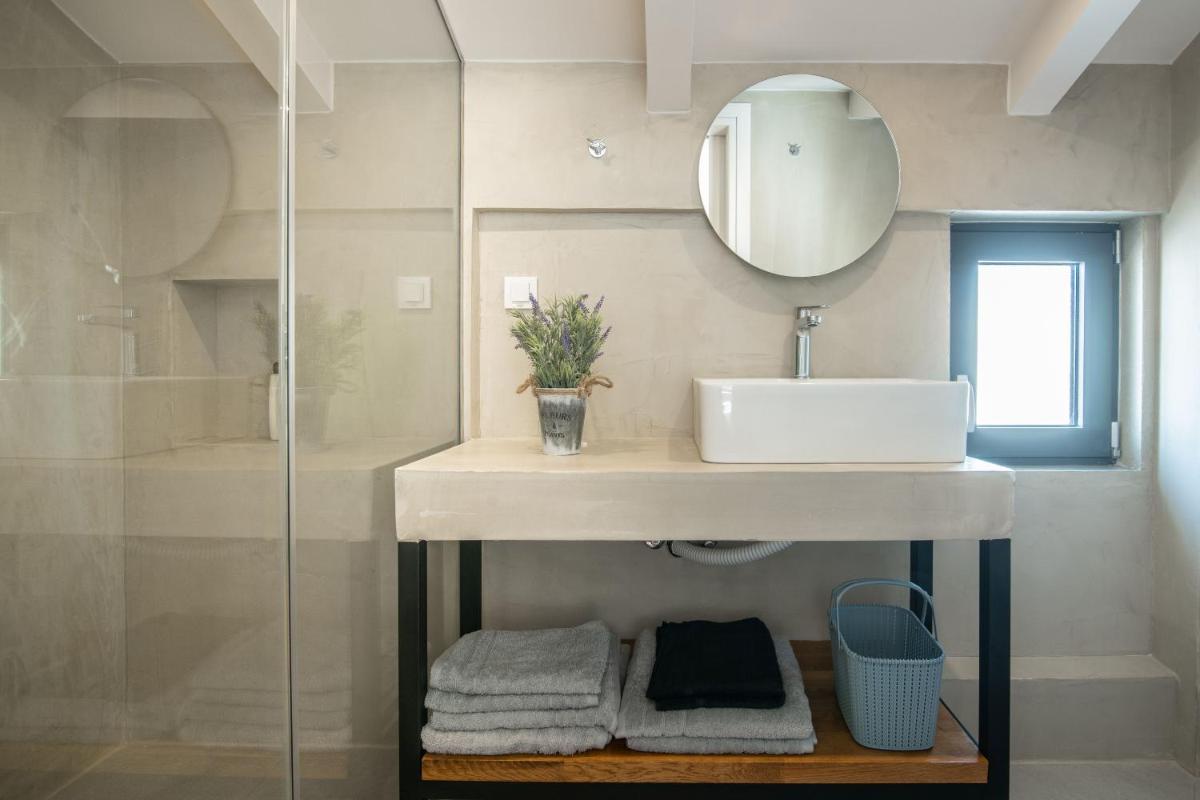 Suitetrails - Bright & elegant loft suite in the city center