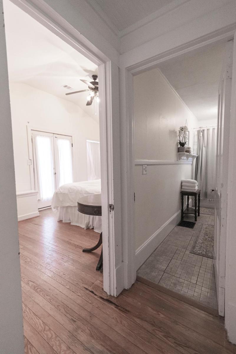 Riley House - Housity