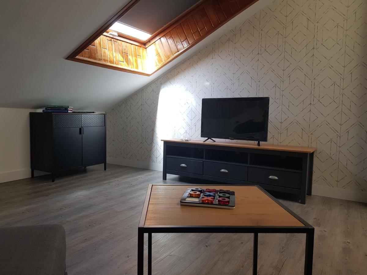 CarreraHouses Aroux - Housity