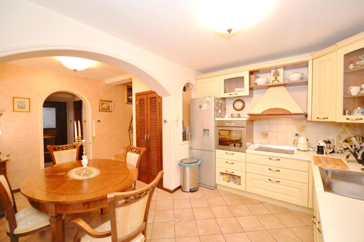 Suitetrails - Beachfront House Branka