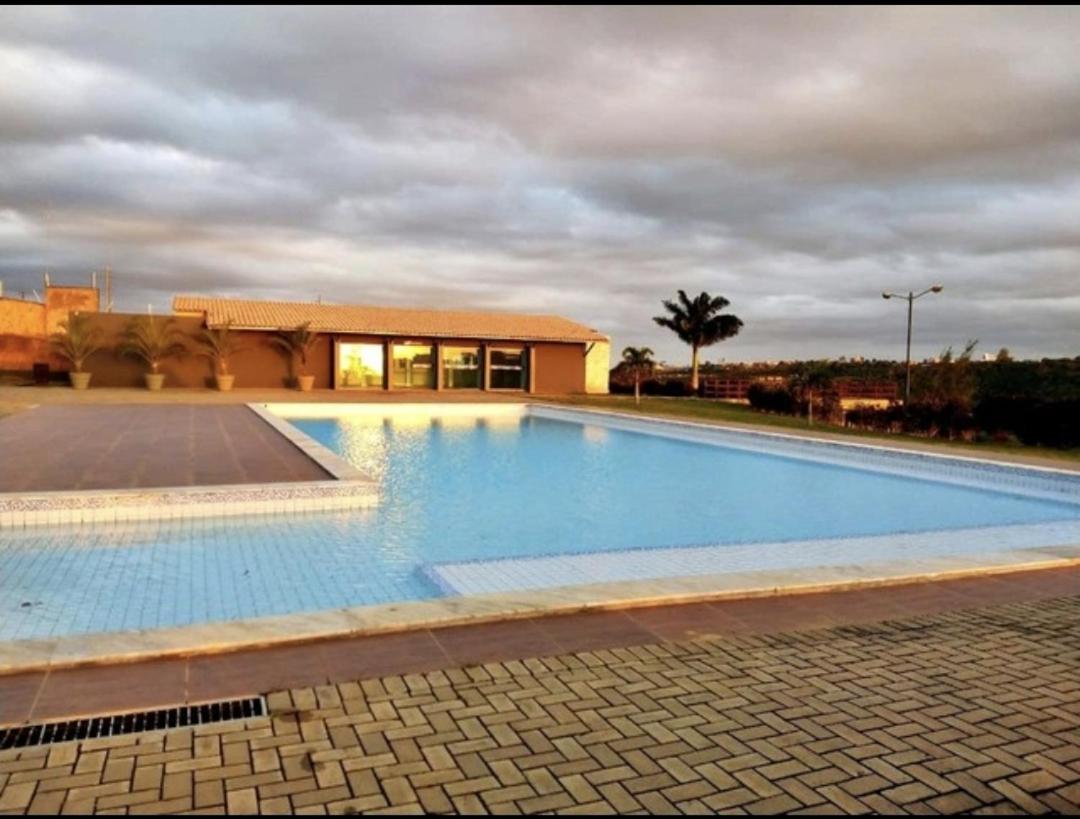 Chalé de campo em condomínio fechado - Housity