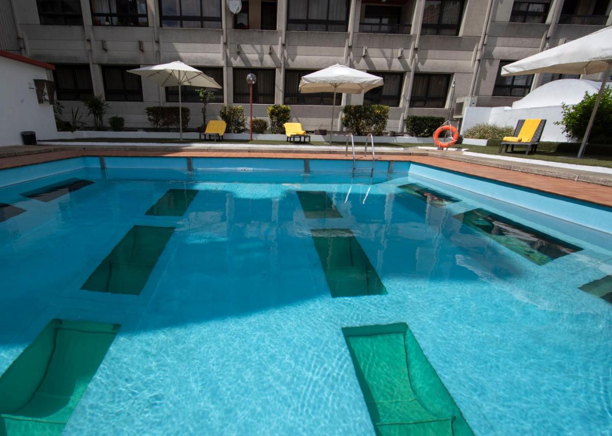 Piscina en o cerca de Eurostars Araguaney