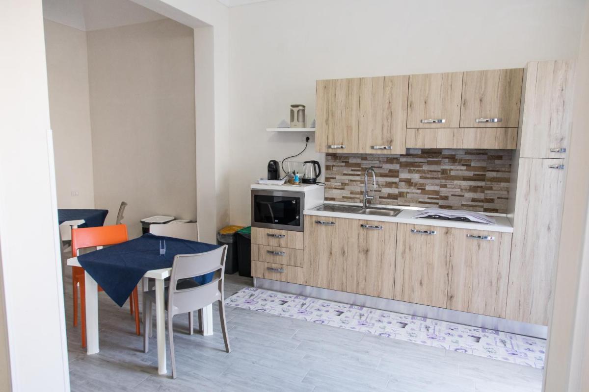 La Farfalla - Housity