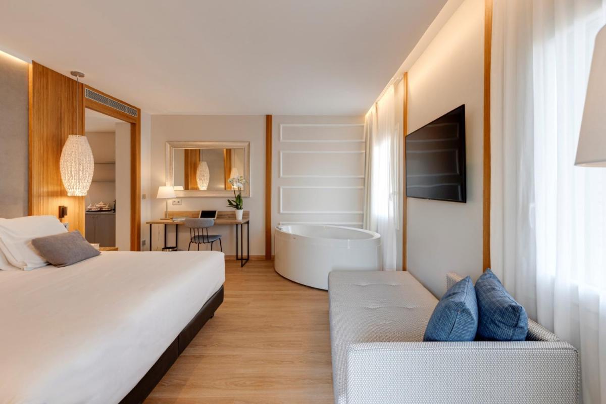 Cama o camas de una habitación en Hotel Boutique Mirlo Barcelona