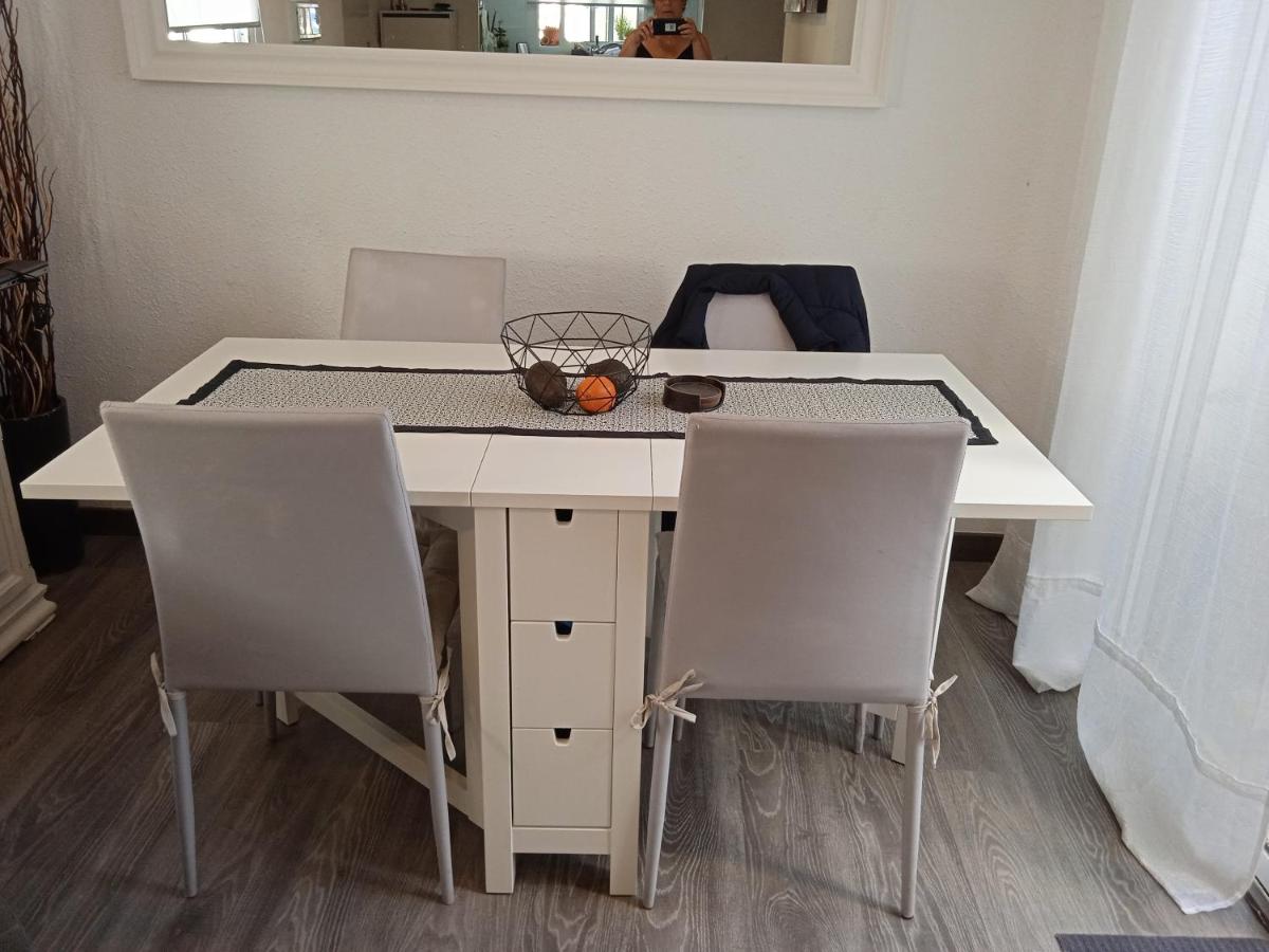Lovely 4-Bed Cottage in Las Chapas Marbella - Housity