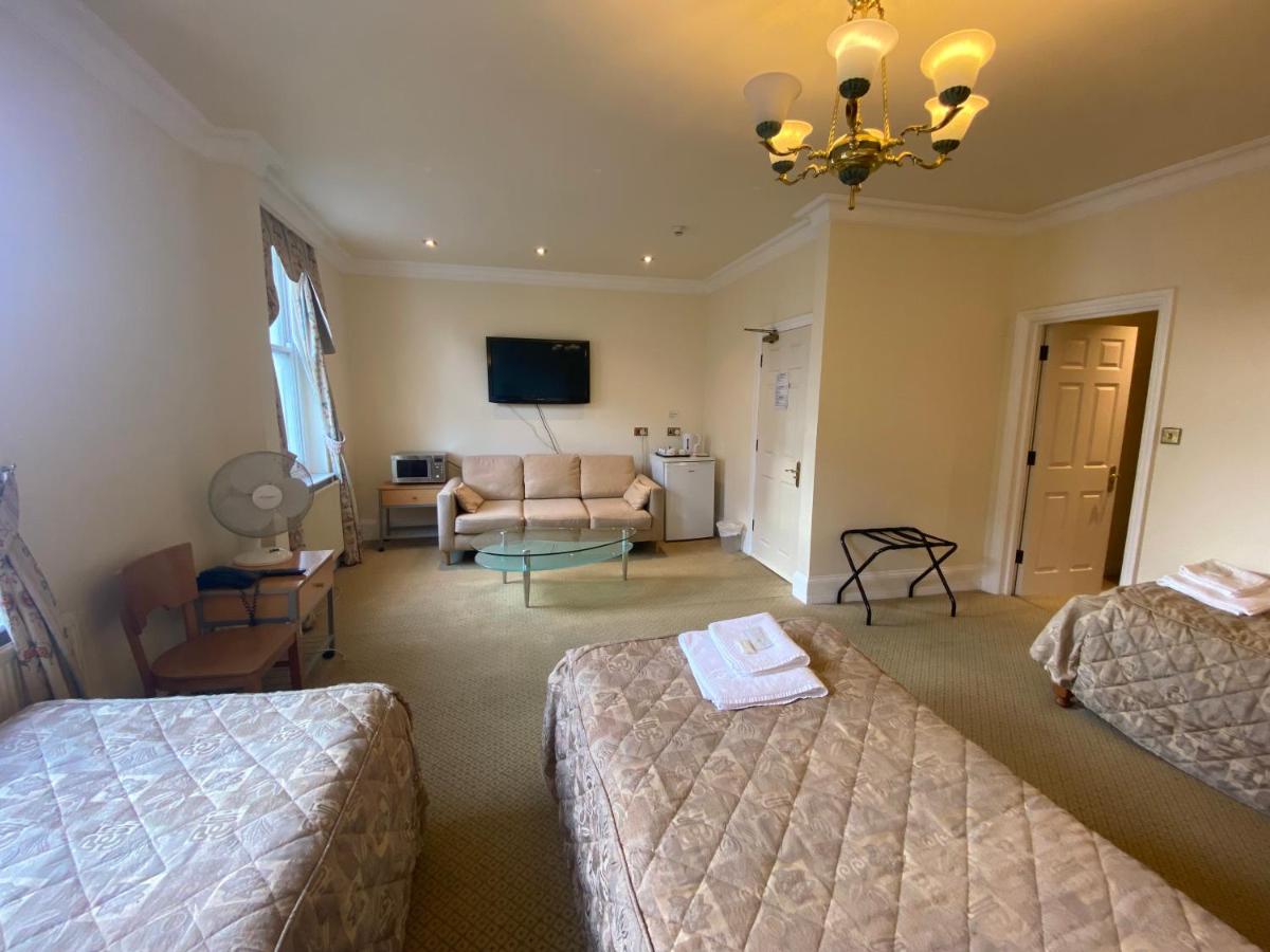 The Brompton Hotel - Housity