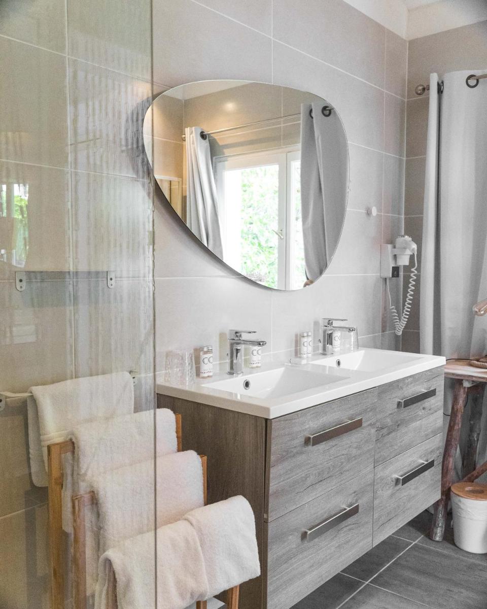 Salle de bains dans l'établissement Hotel de La Plage - Mahogany