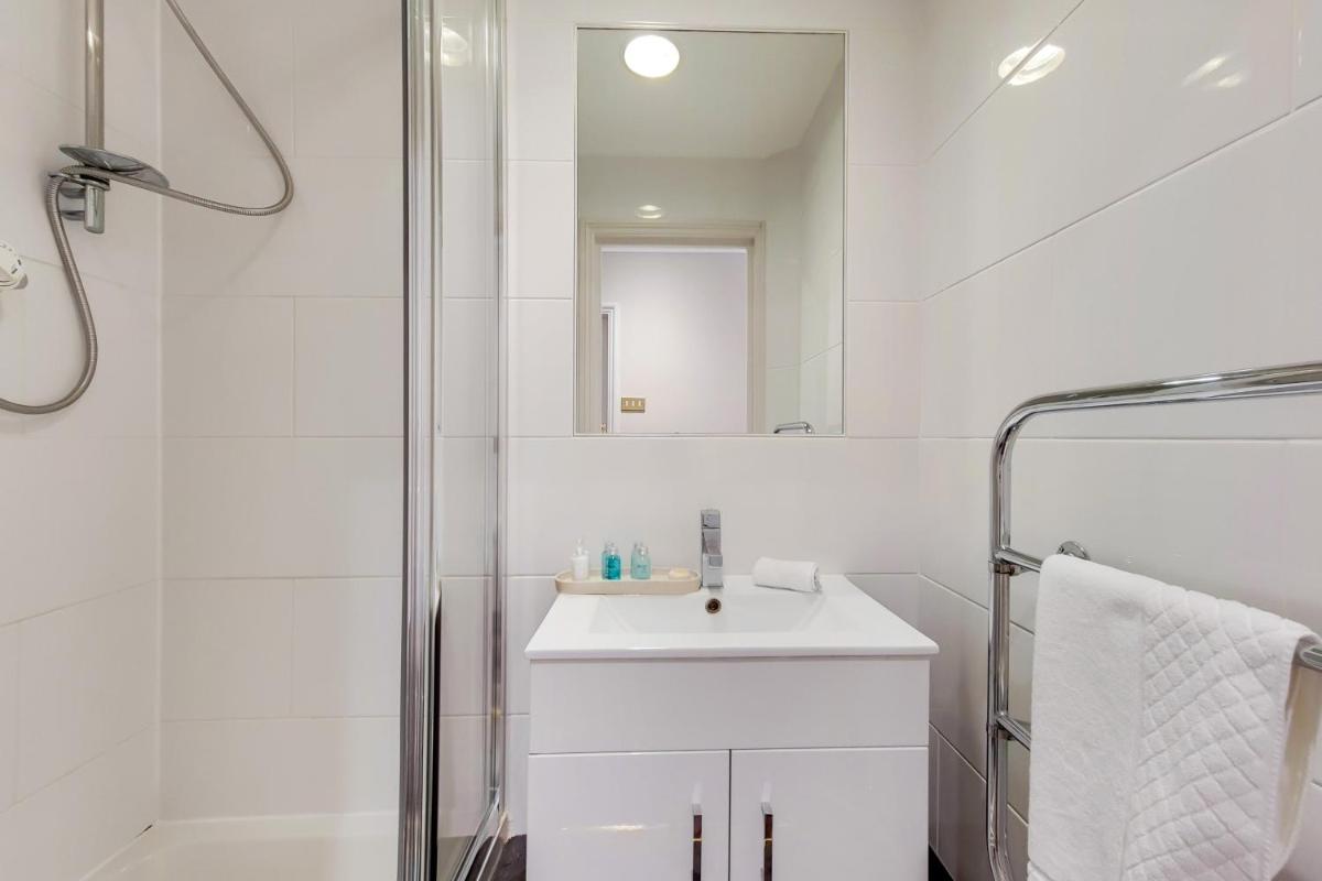 Knightsbridge Roof Garden Rooms - Housity