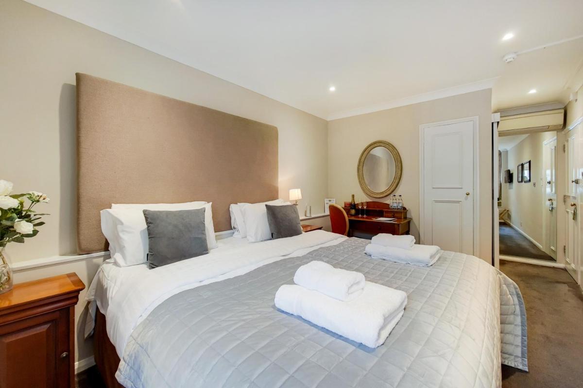 Knightsbridge Roof Garden Rooms - Housity