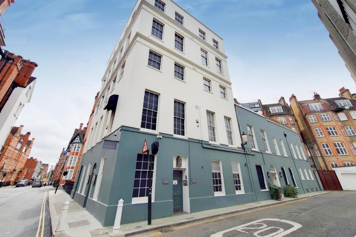 Knightsbridge Roof Garden Rooms - Housity