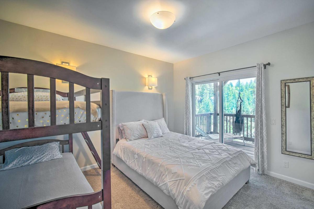 Lake Arrowhead Getaway with Decks and Game Room! - Housity