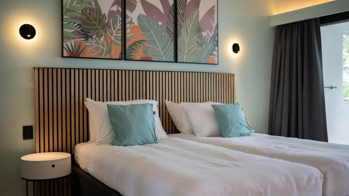 Blue Bay Lodges - Housity