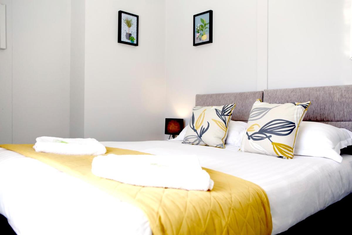 The Flintshire - North Wales - Sleeps Up To 9 - Housity