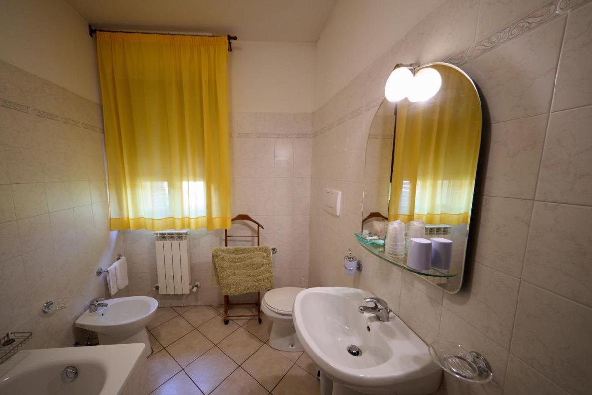 Albergo Shine - Housity