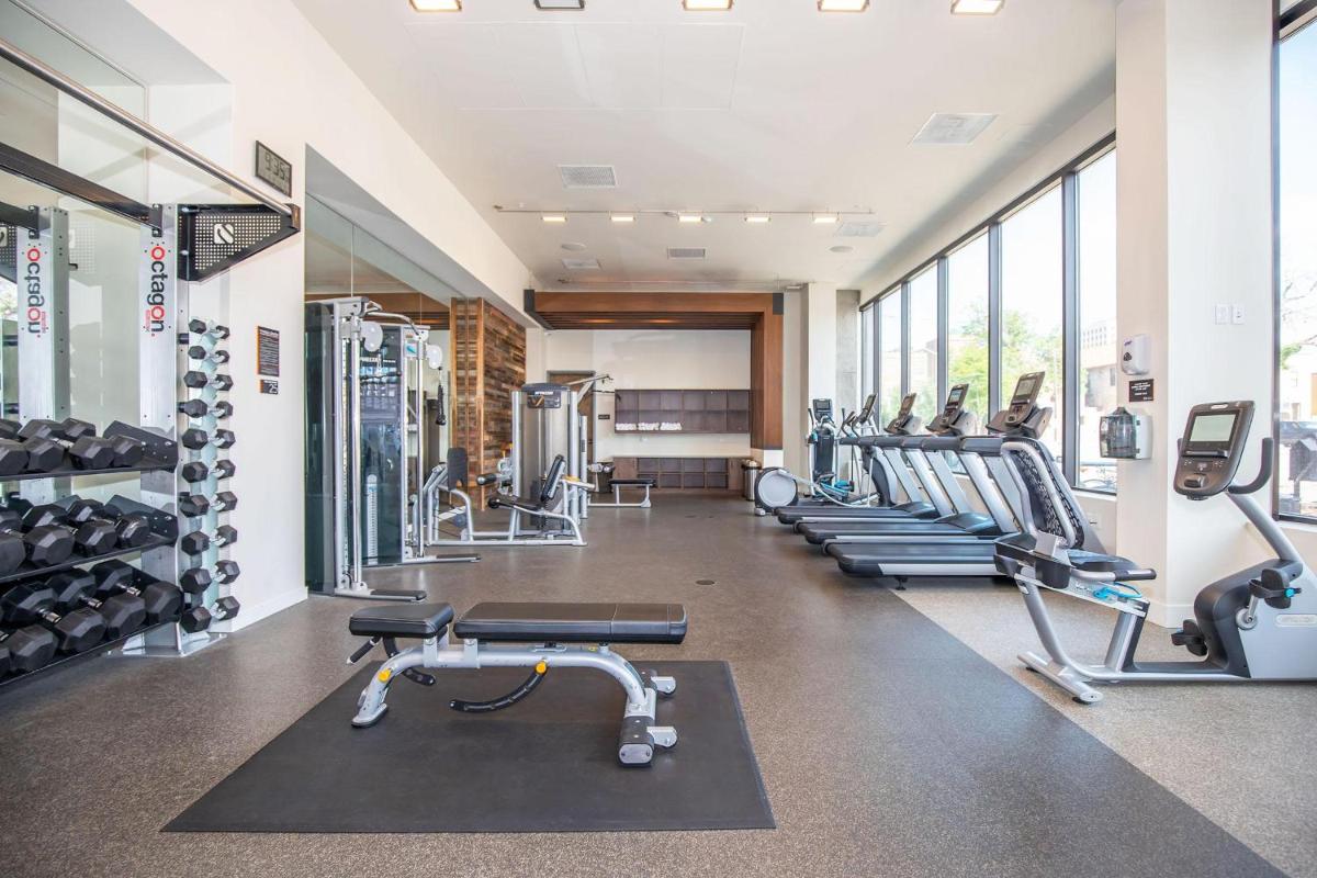 Colorado Springs Luxurious Unit with Mountain View - Housity