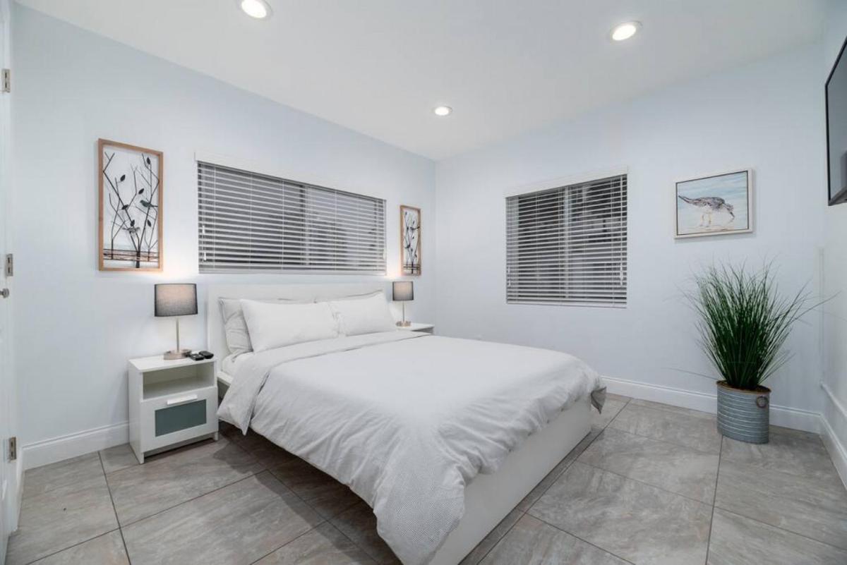 Bayshore Breeze 5 - Fort Lauderdale Beach - Housity