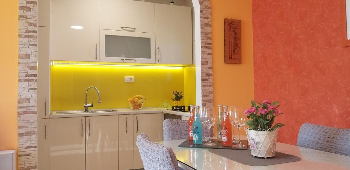 House vacation with pool,near Šibenik - Housity