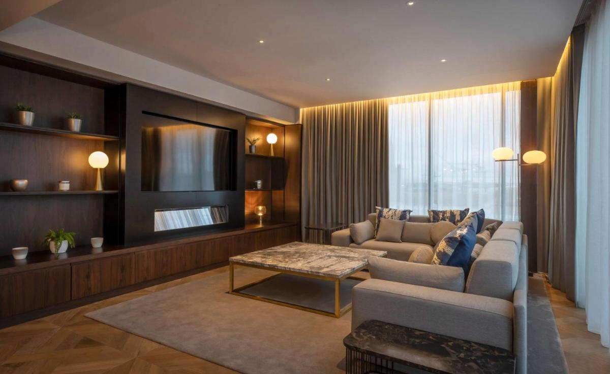 Radisson Blu Royal Hotel Dublin - Housity