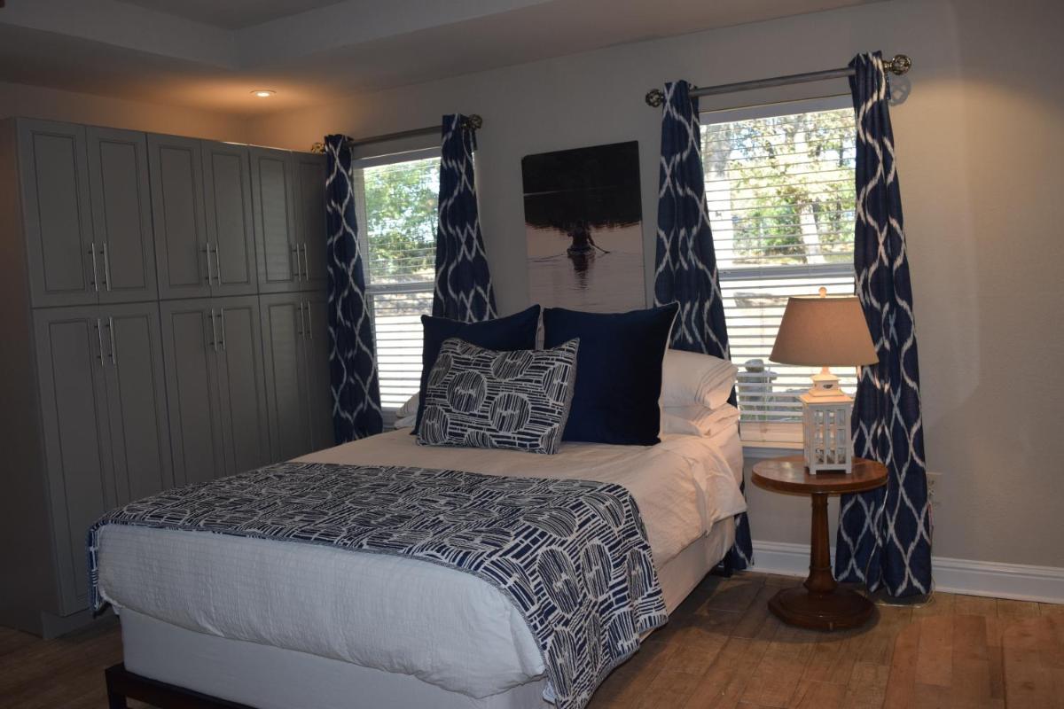 Lake front Studio - Housity