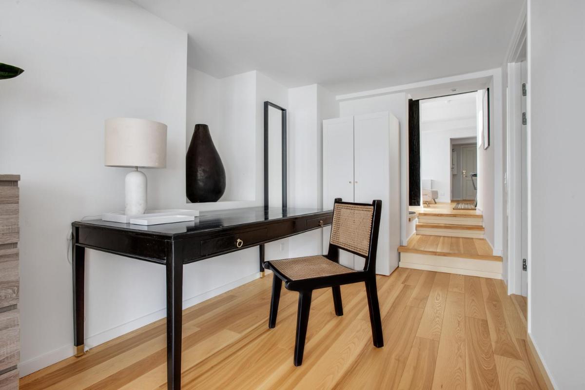 Sanders Regent - Precious One-Bedroom Apartment Near Central Square - Housity