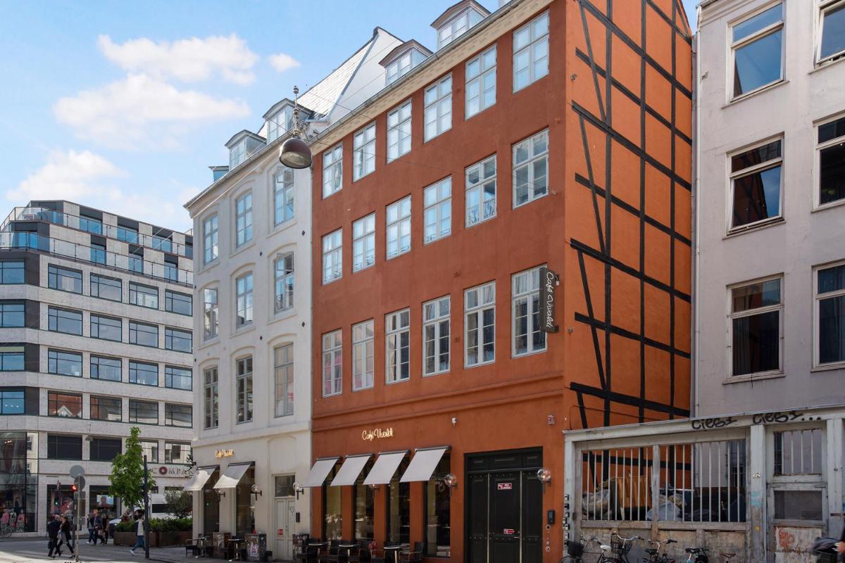 Sanders Regent - Precious One-Bedroom Apartment Near Central Square - Housity