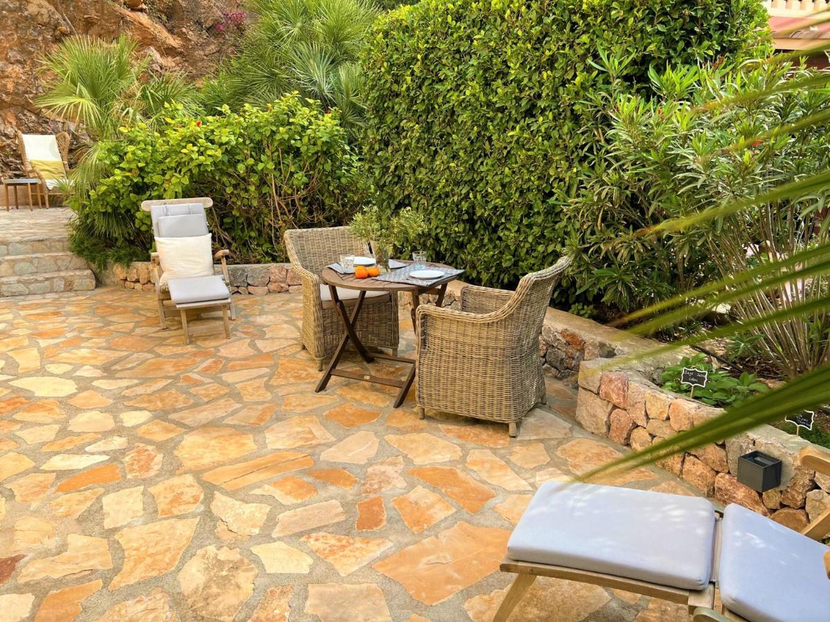 Casa Sol with private terrace, garden, pool, beautiful view - Housity