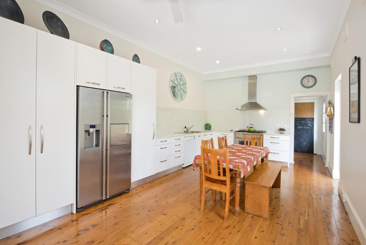 Classic Clovelly - Housity