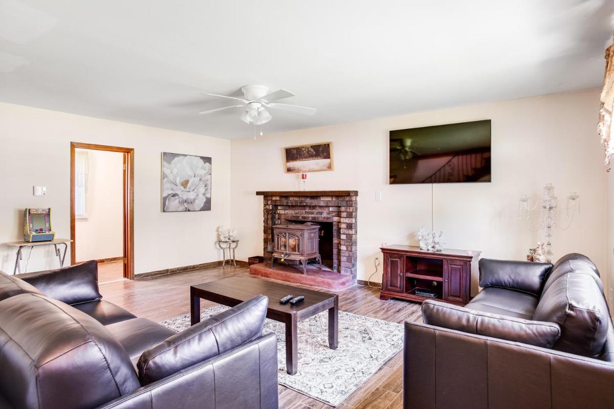 Black Bear Pass - Housity