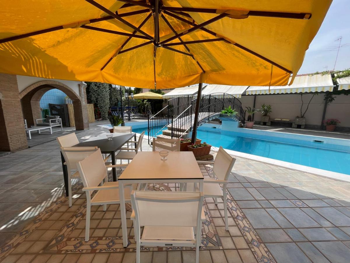 Hotel cappuccetto rosso - Housity