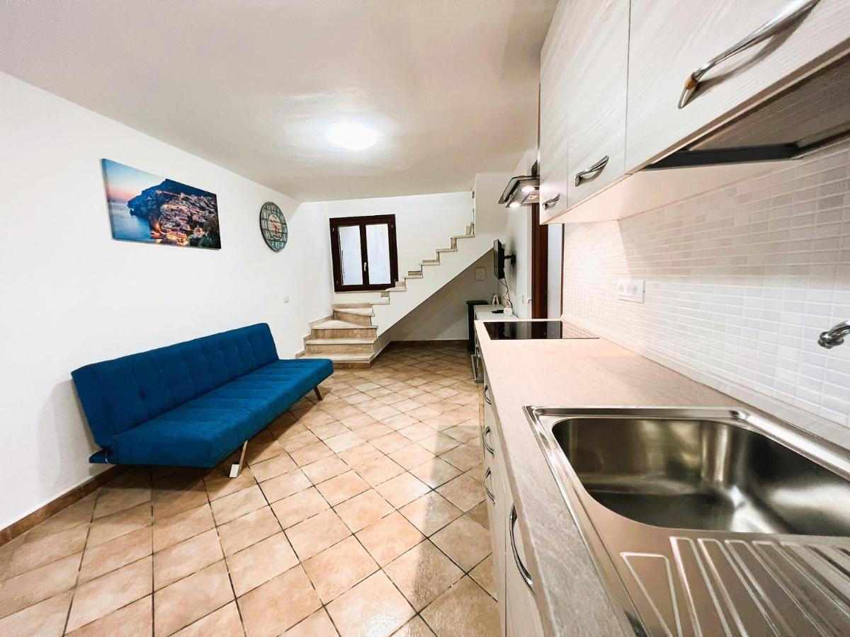 Villa del Moro, FREE WIFI, 300mt from Sinzias' Beach - Housity