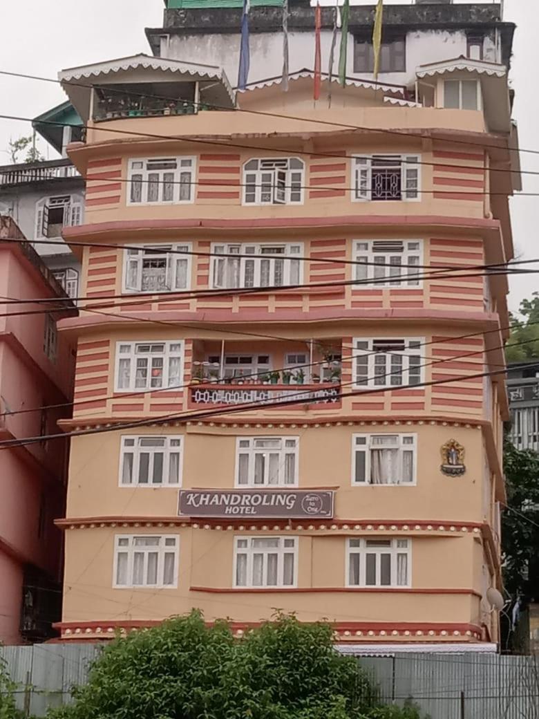 Khandroling Hotel - Housity