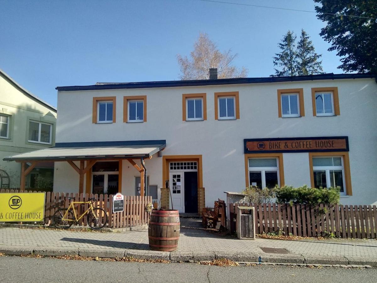 Bike & Coffee House - Apartmány - Housity