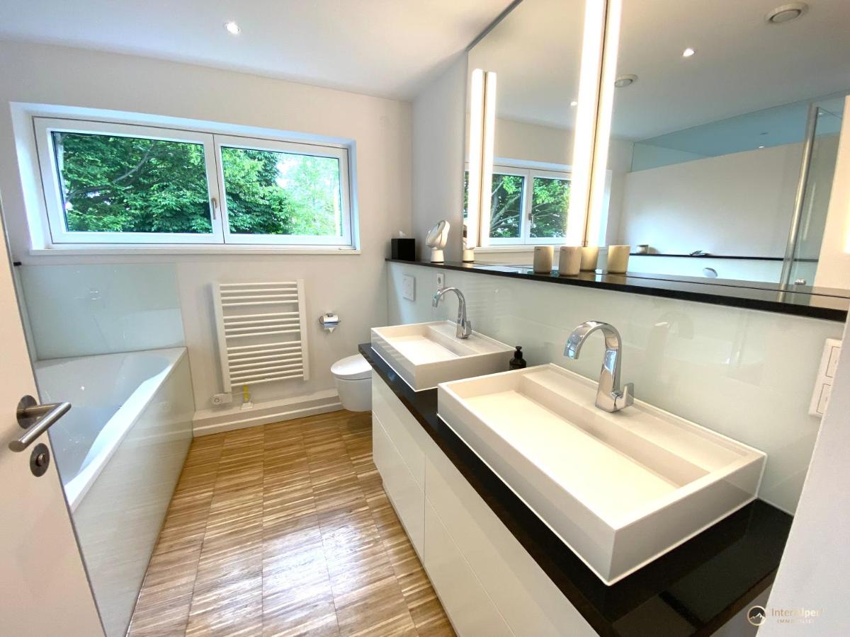 Suitetrails - Cinema House - Ferienhaus im Natural Living Look mit Heimkino und Südterrasse - 136 qm