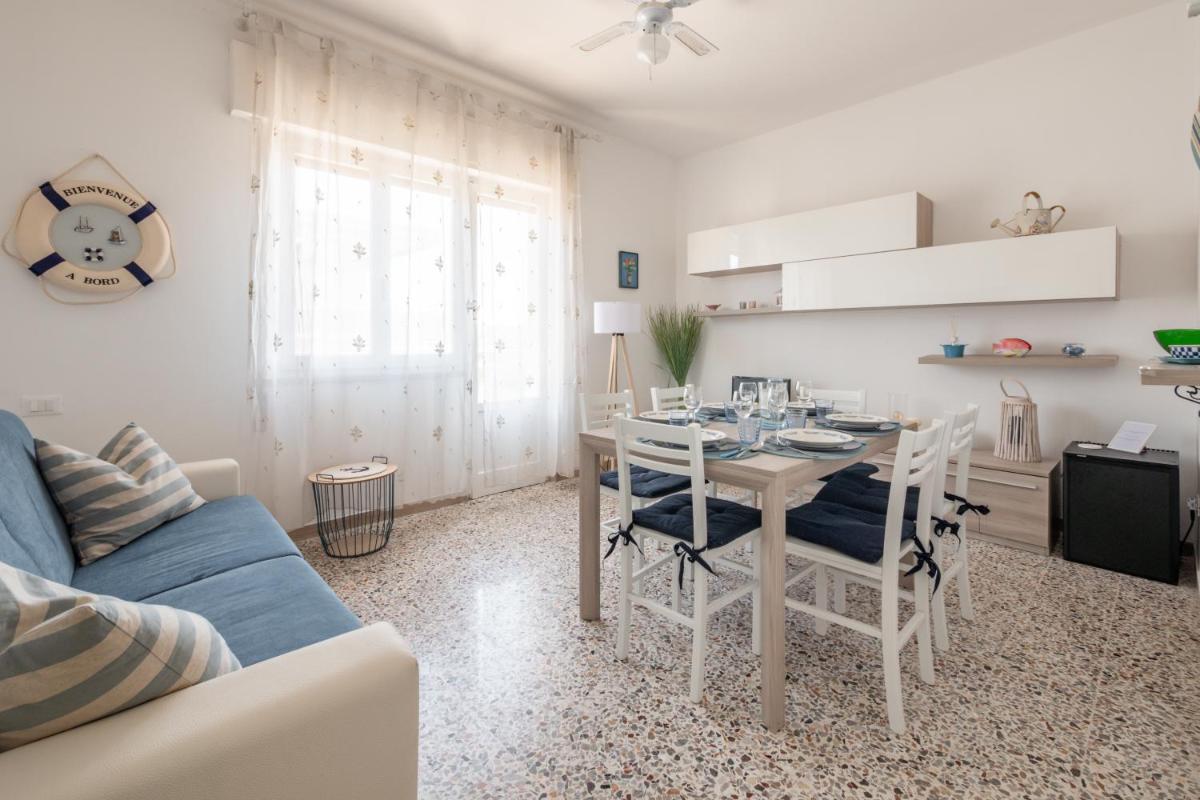 La Casa al Mare one step from the beach - Housity
