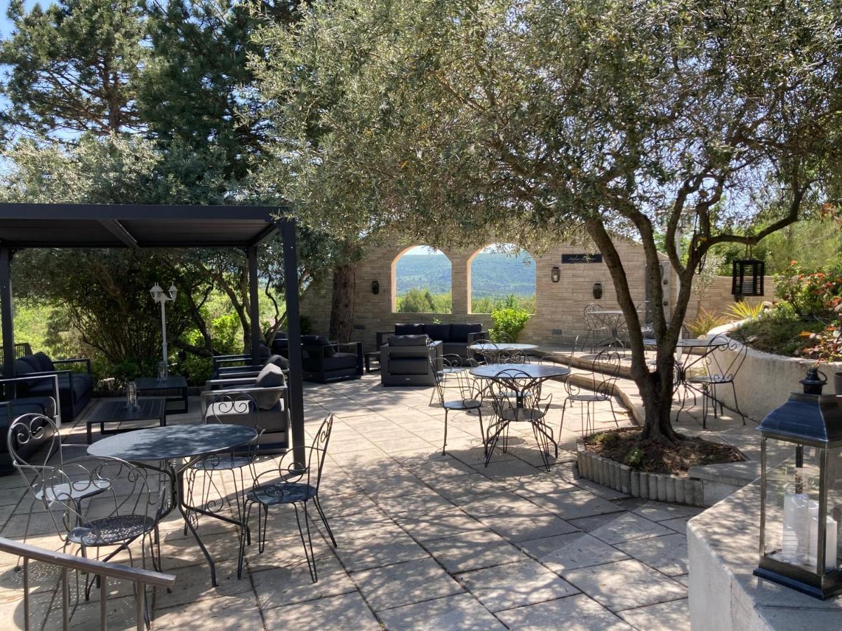 Jardin de l'établissement Hôtel Spa L'Ermitage