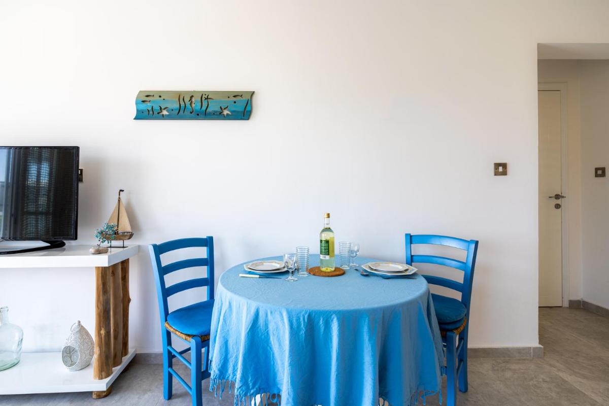 Seawaves 1- Bedroom Apartment near Meneou Beach - Housity