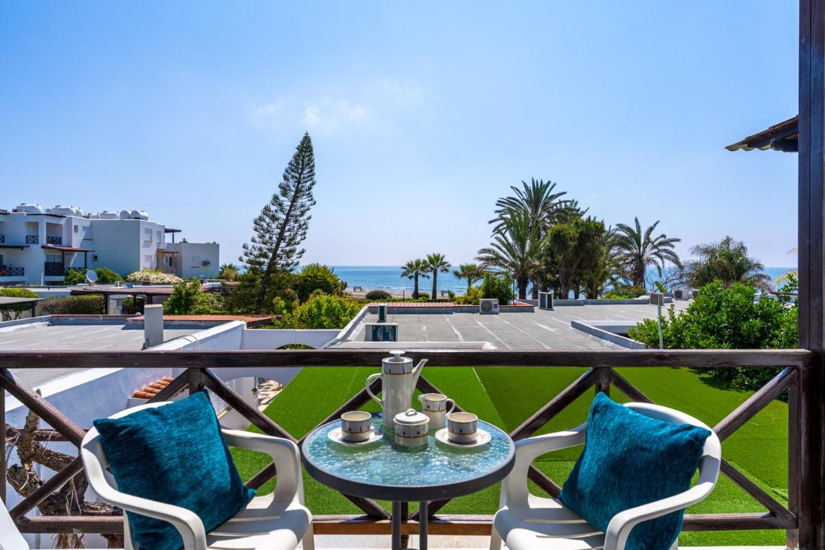 Seawaves 1- Bedroom Apartment near Meneou Beach - Housity