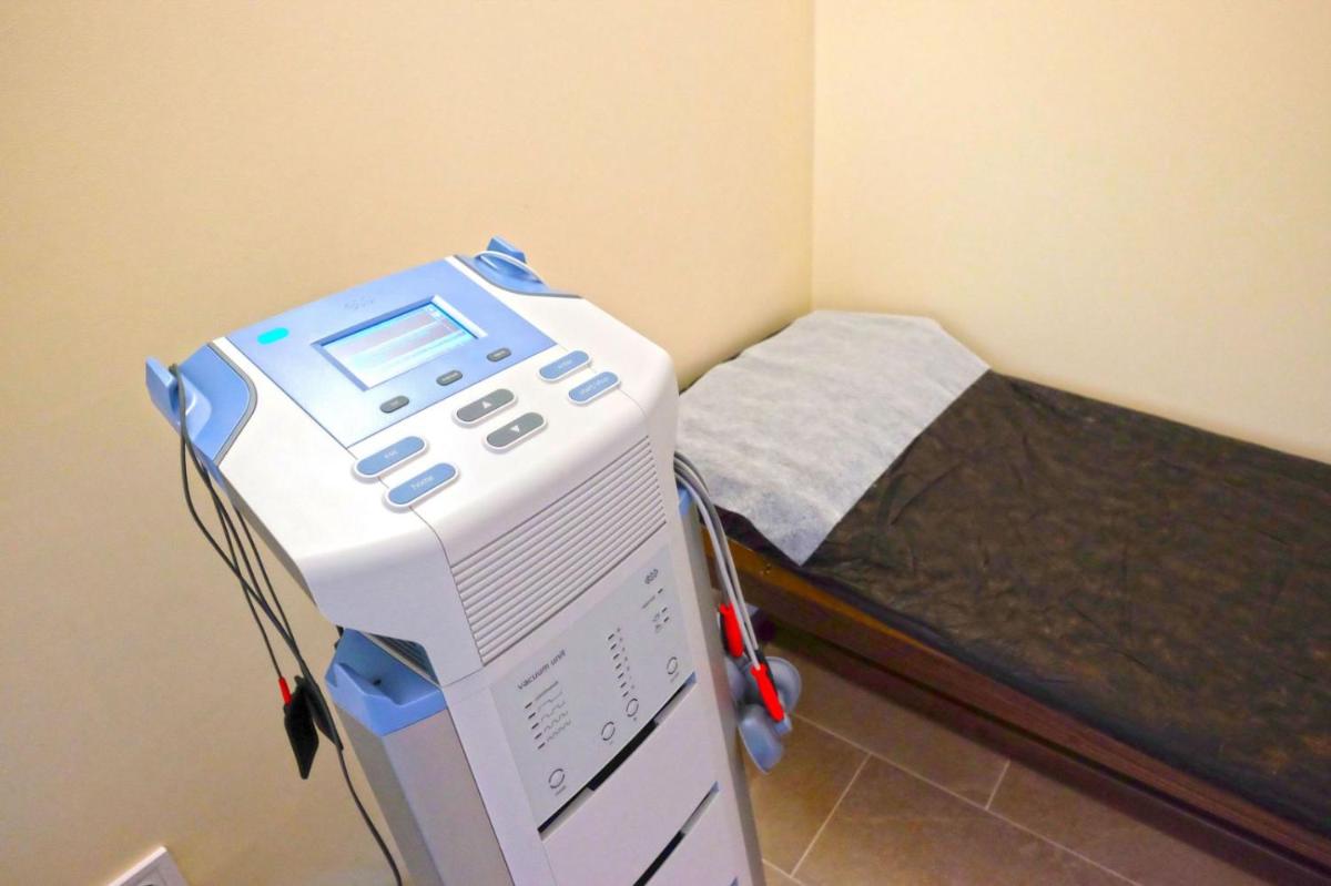 Paradise Hotel & Relax Center - Housity