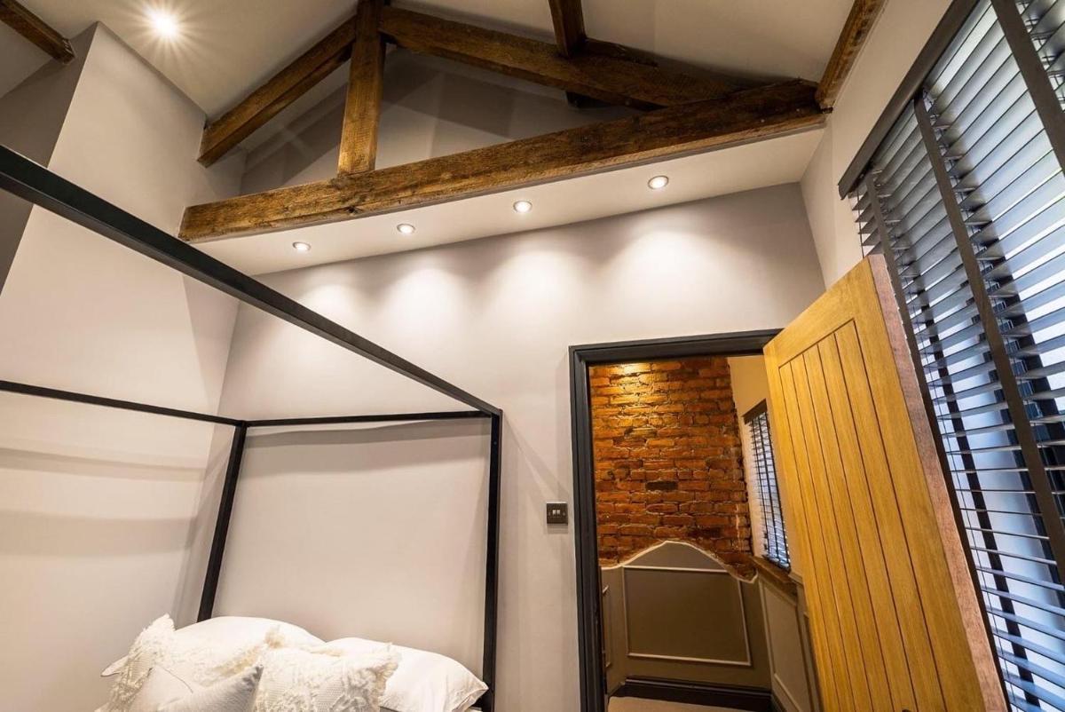 Town center cottage with Hot tub - Housity