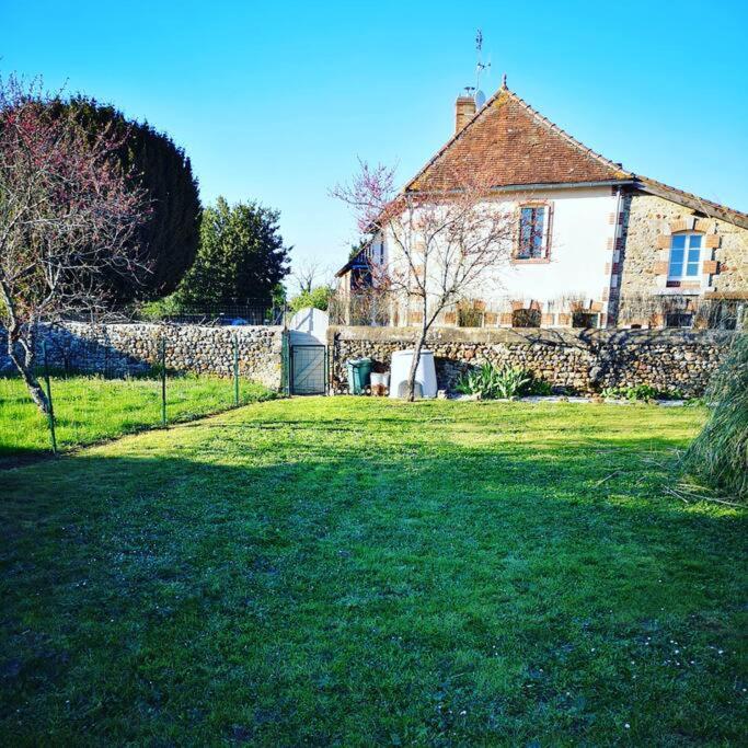 Les Éscuries. Four bedroom gîte near Montmorillon, Vienne 86. Cosy, peaceful, beautiful. - Housity