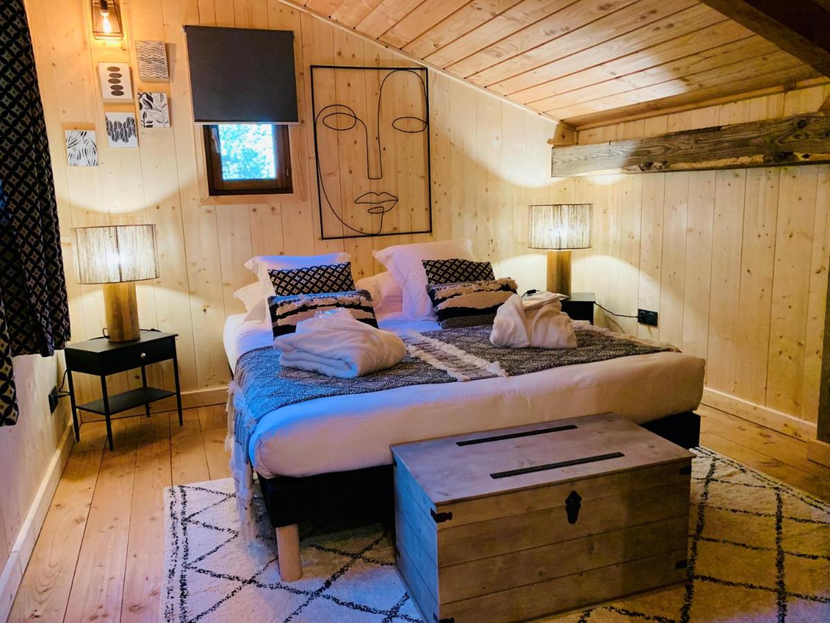 Coin salon dans l'établissement Domaine de Chalvêches Hôtel SPA 4*