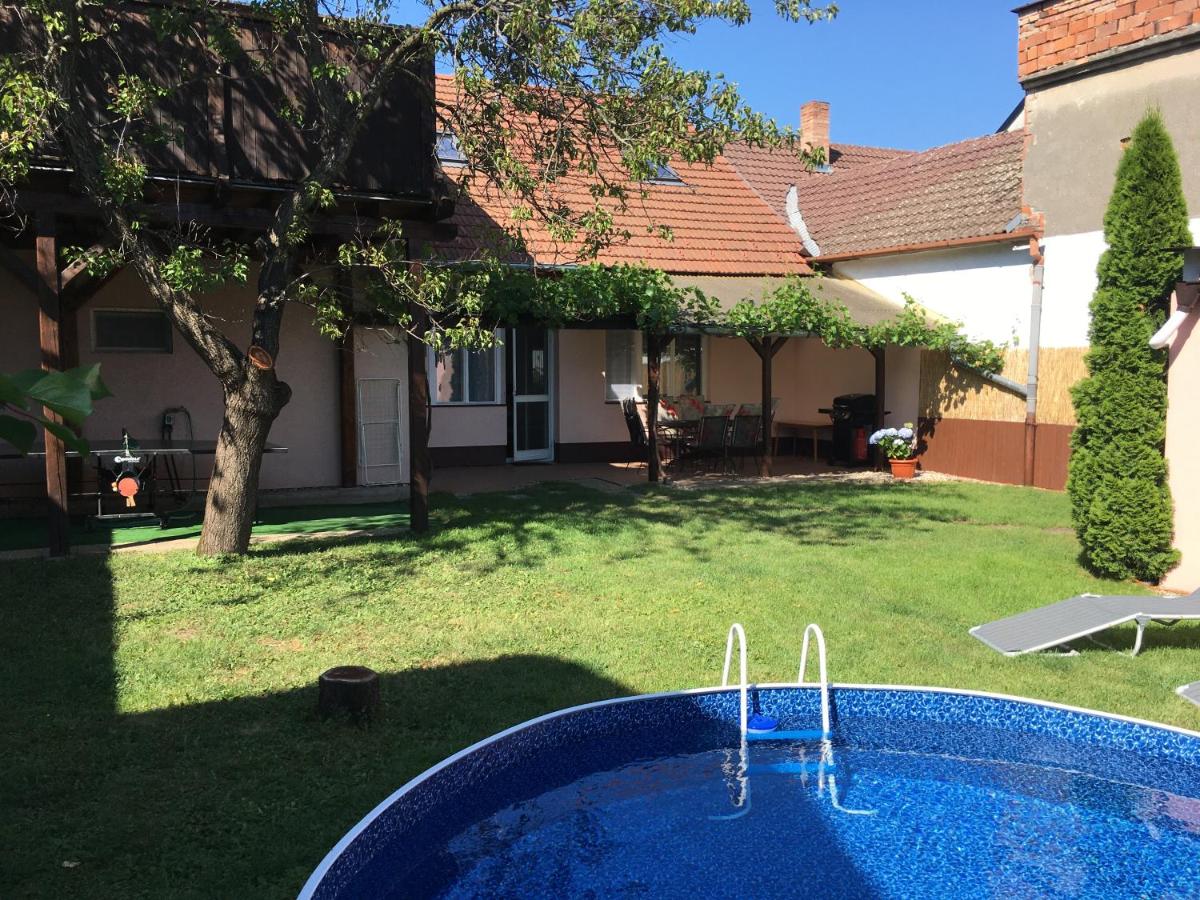 Chalupa a apartmány Morajda - Housity